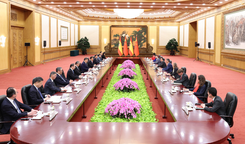 2-800--习近平会见西班牙首相.jpg